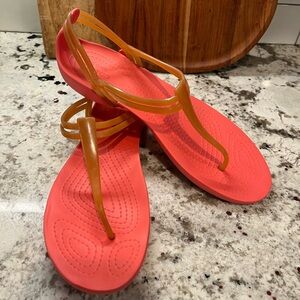 Crocs Women’s T Strap Jelly Thong Flip Flop Sandals Coral Pink Straps Size 10